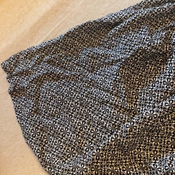 🖤 Black Friday 10/$10 

⭐️2/$10 - skirt - Picture 2 of 4